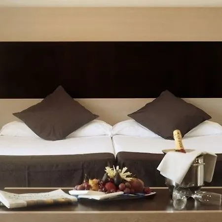 & Dynastic Hotel