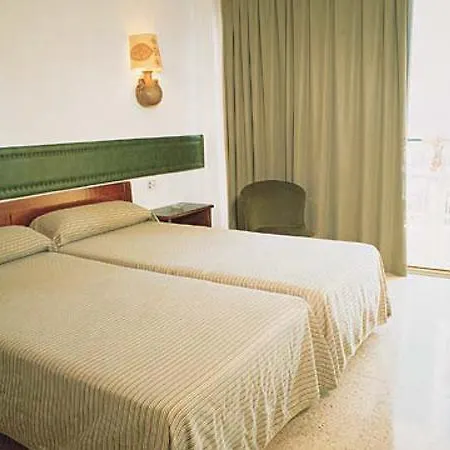 Hotel & Dynastic