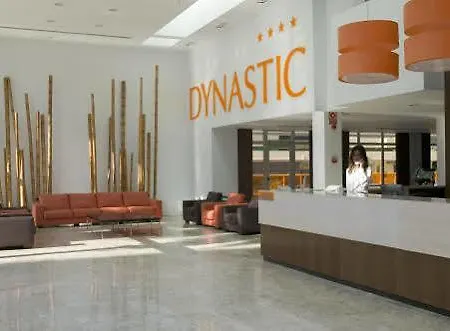 Hotell & Dynastic 4*