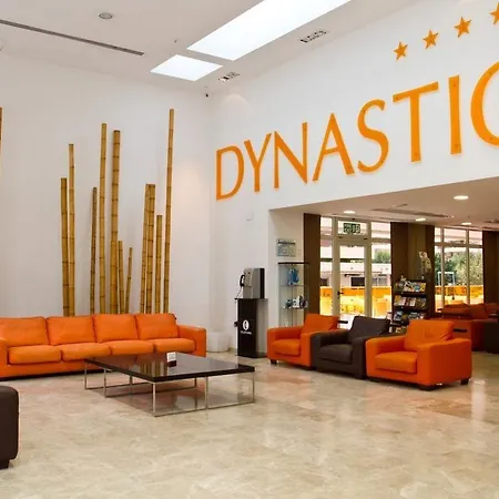 & Spa Dynastic בנידורם